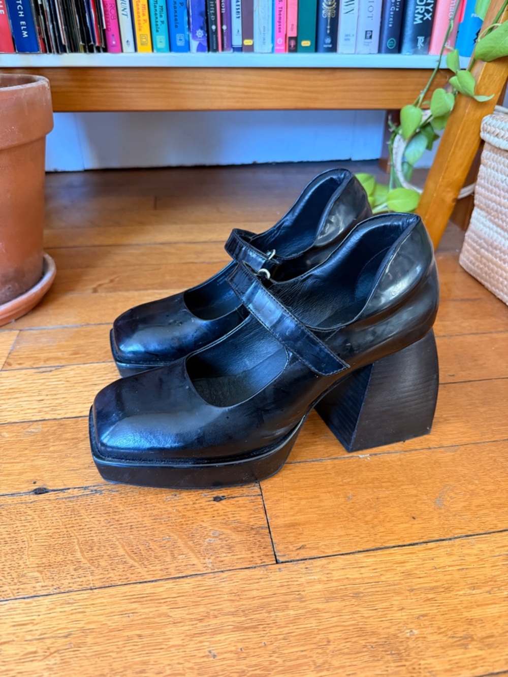 Jeffrey Campbell Black Patent Mary Jane Platform Heels - Picture 4 of 8